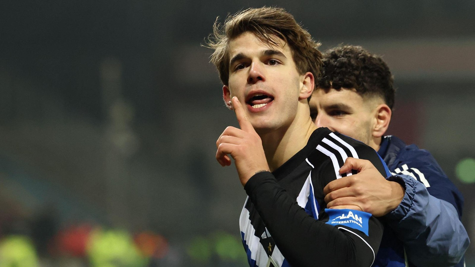 Wurde-Luka-Vuskovic-bespuckt-Wie-es-zum-Derby-Aufreger-kam