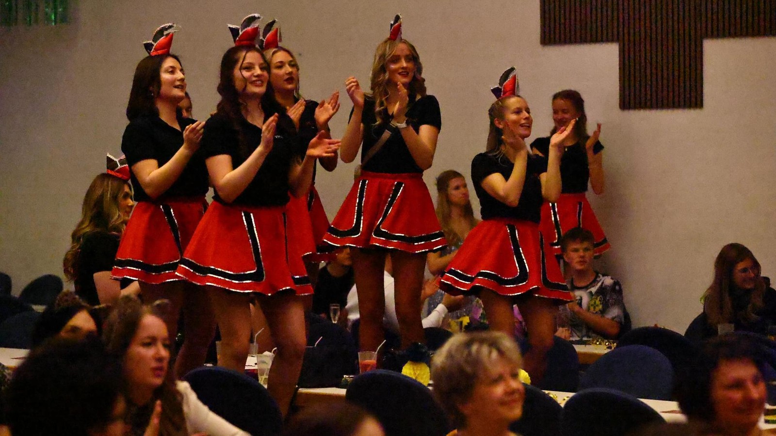 33-Bilder-vom-Weiberfasching-in-Teistungen