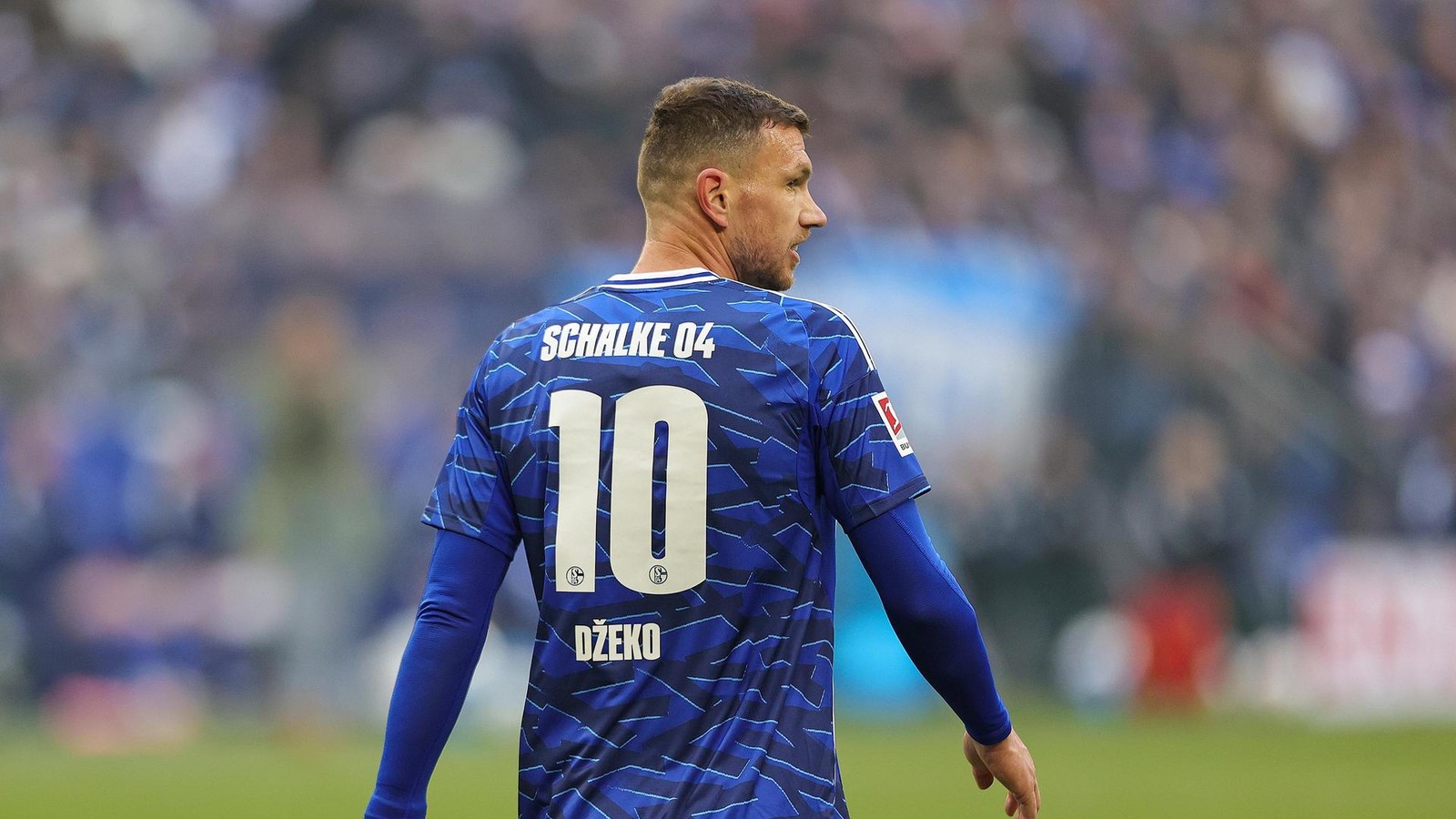 Dzeko-trifft-Schalke-holt-auf-2-2-nach-0-2-gegen-Kaiserslautern