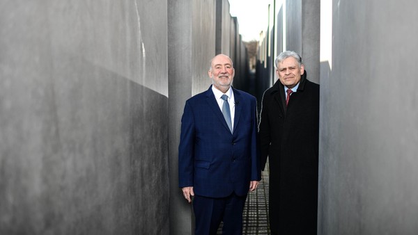 Wenn Israels Botschafter auf den Enkel des Auschwitz-Kommandanten trifft