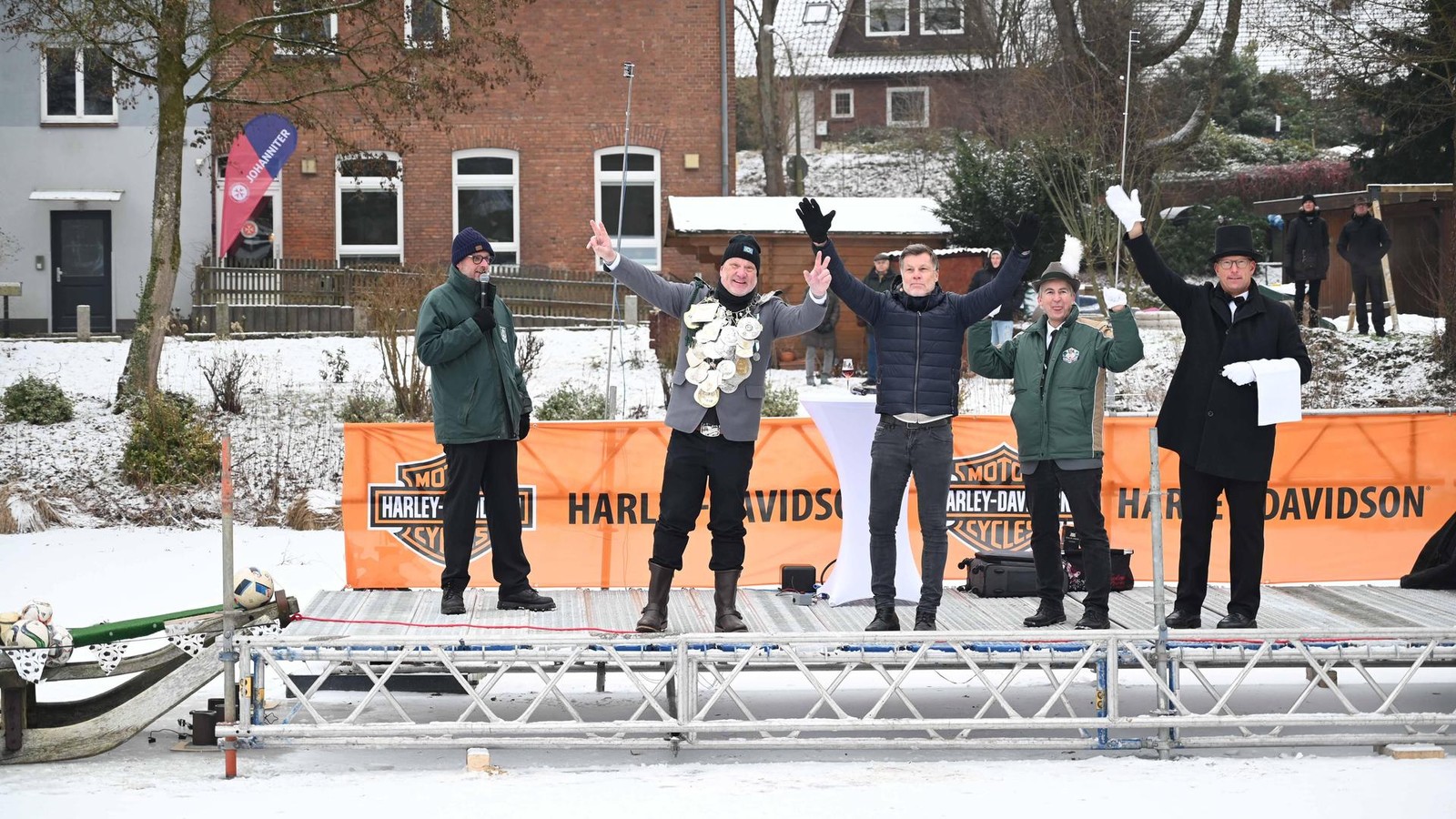 Thomas-Helmer-bei-der-Teichwette-in-Marmstorf-die-sch-nsten-Bilder