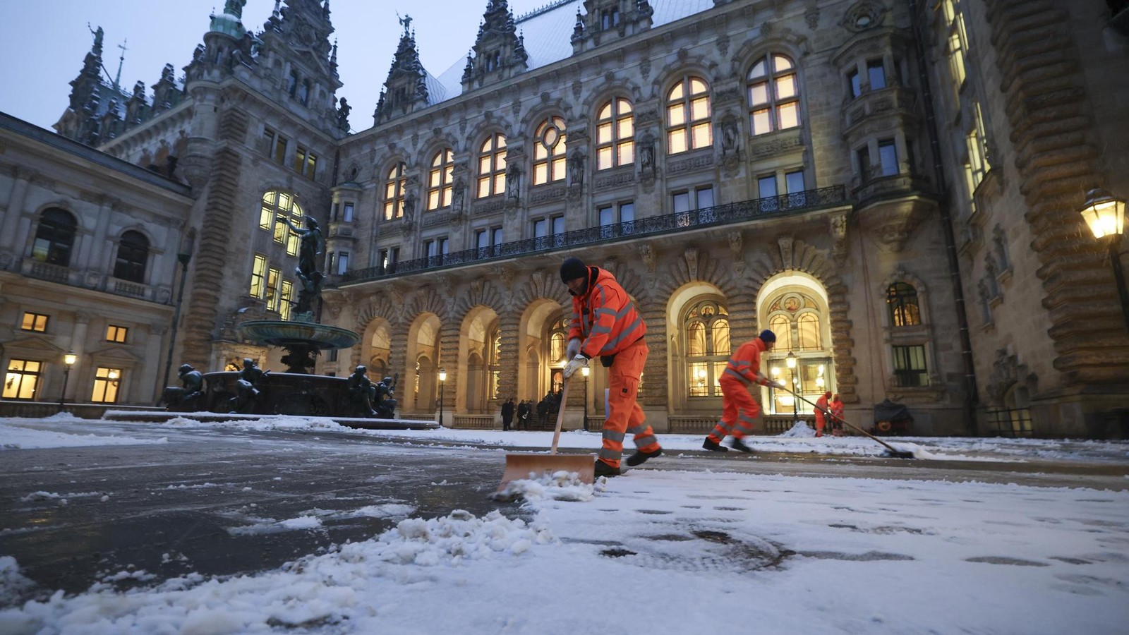 Gl-ttegefahr-und-Neuschnee-Hamburg-bleibt-K-lte-vorerst-erhalten