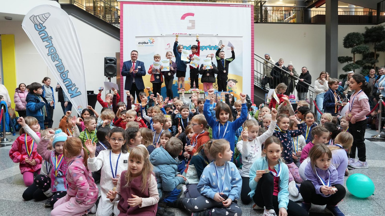 Kindersprint-in-Jena-950-Besucher-feiern-die-jungen-Sportler