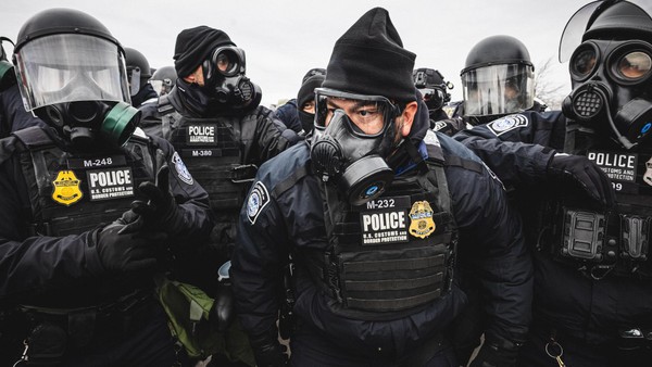 Schmalspur-Ausbildung und Extras locken schießwütige Militärs zur ICE-Behörde