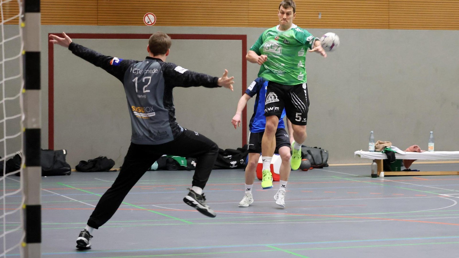 Handballer-des-Turnerbund-Oberhausen-bleiben-eine-Klasse-f-r-sich
