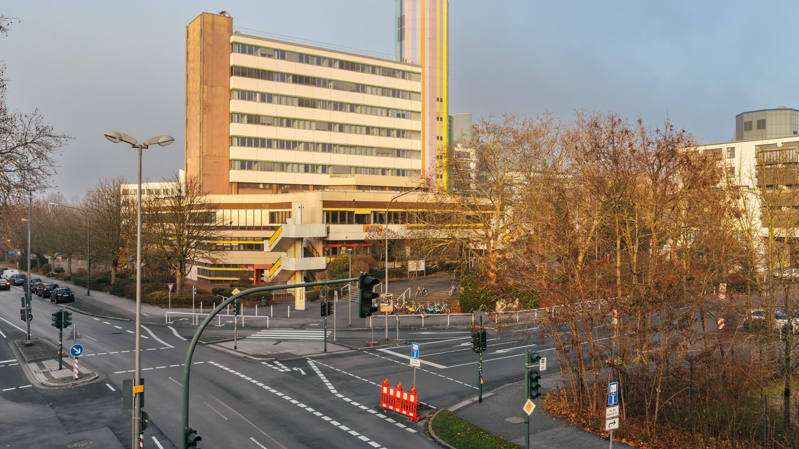 Warnstreik-und-Demo-an-der-Universit-t-Verkehrsbehinderungen-im-Essener-Norden