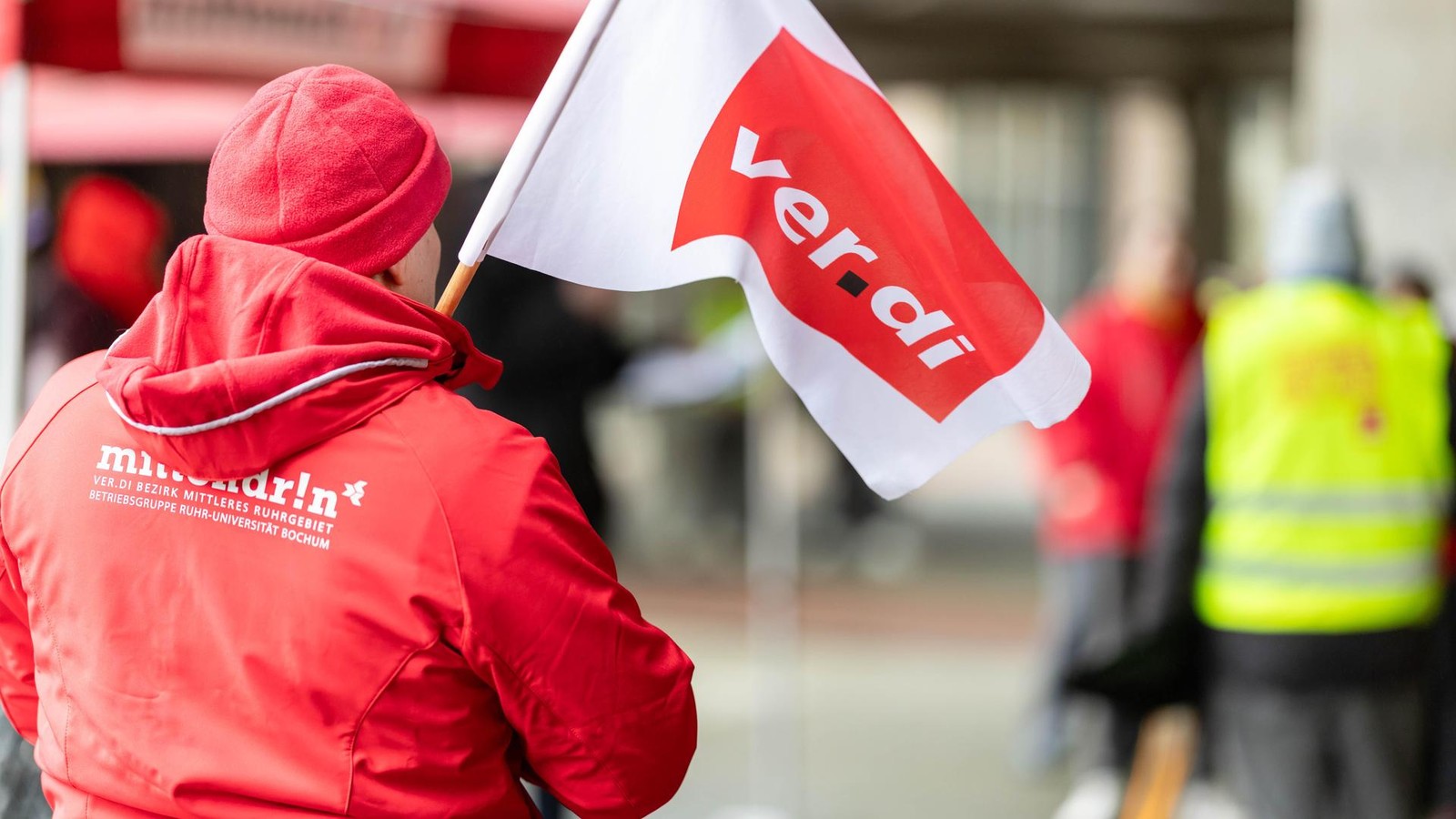 Hochschule-Ruhr-West-Gewerkschaft-ruft-Besch-ftigte-zum-Warnstreik-auf