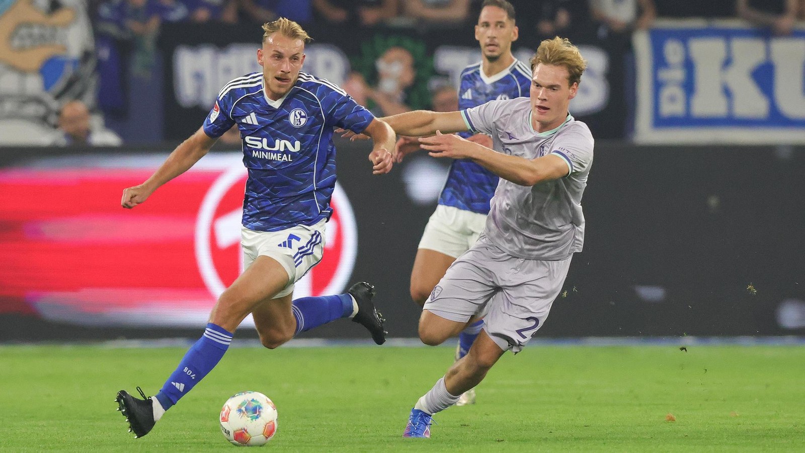 VfL-Bochum-spielt-im-Sondertrikot-gegen-Schalke-nicht-alle-Fans-begeistert