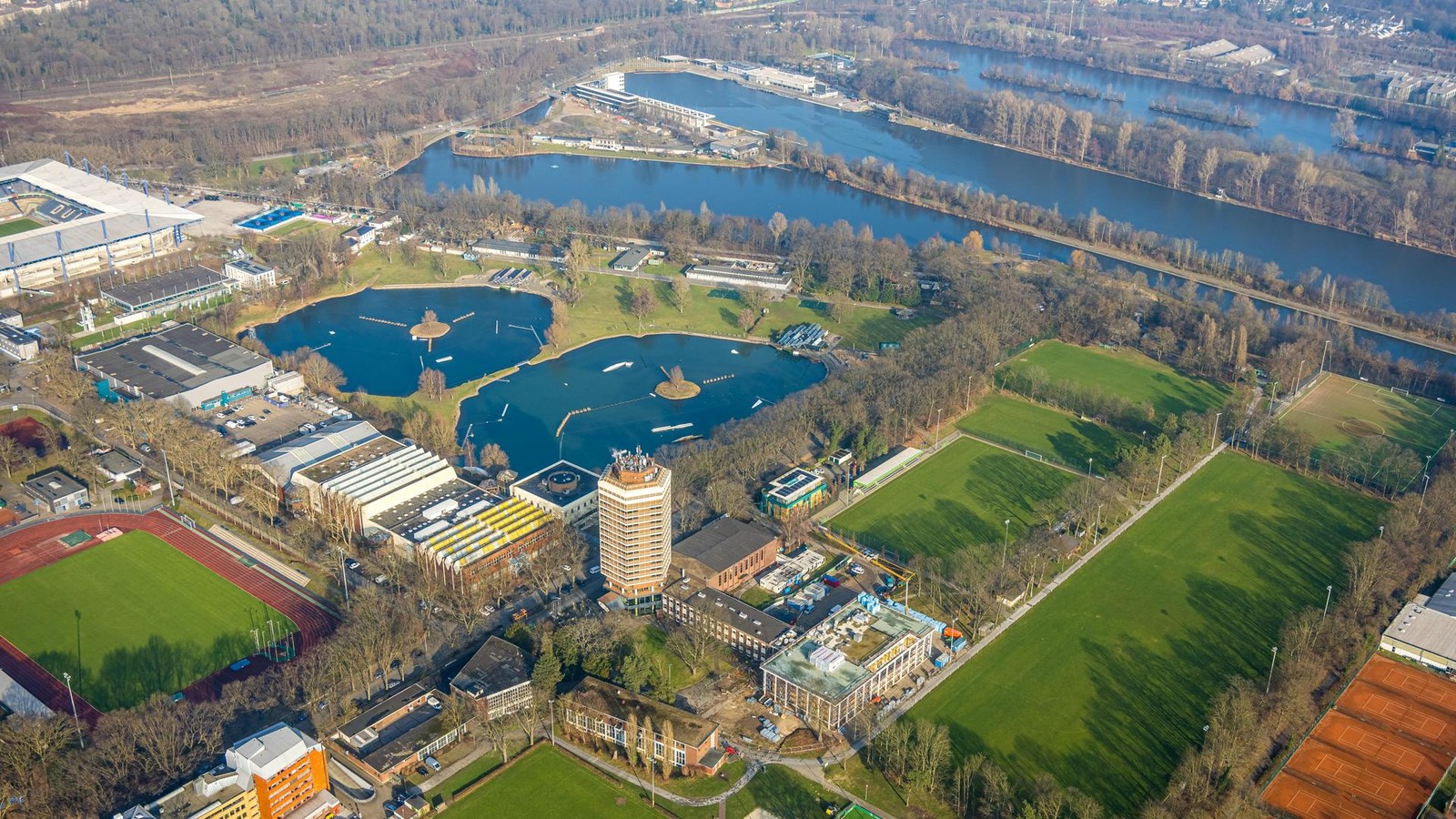 Stadt-Duisburg-treibt-den-Neubau-einer-Eissporthalle-voran