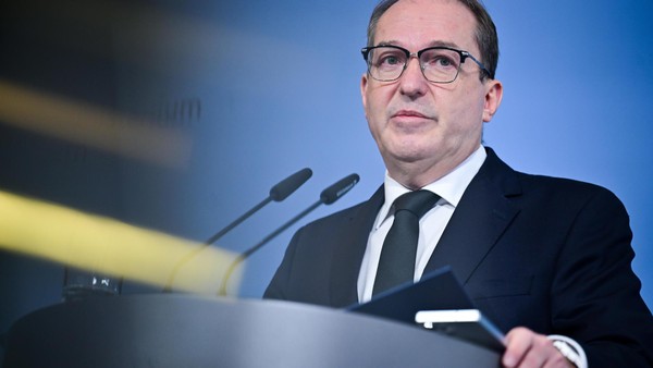 Handzettel, Plakate – und eine Million Euro: So sucht Dobrindt Linksextremisten