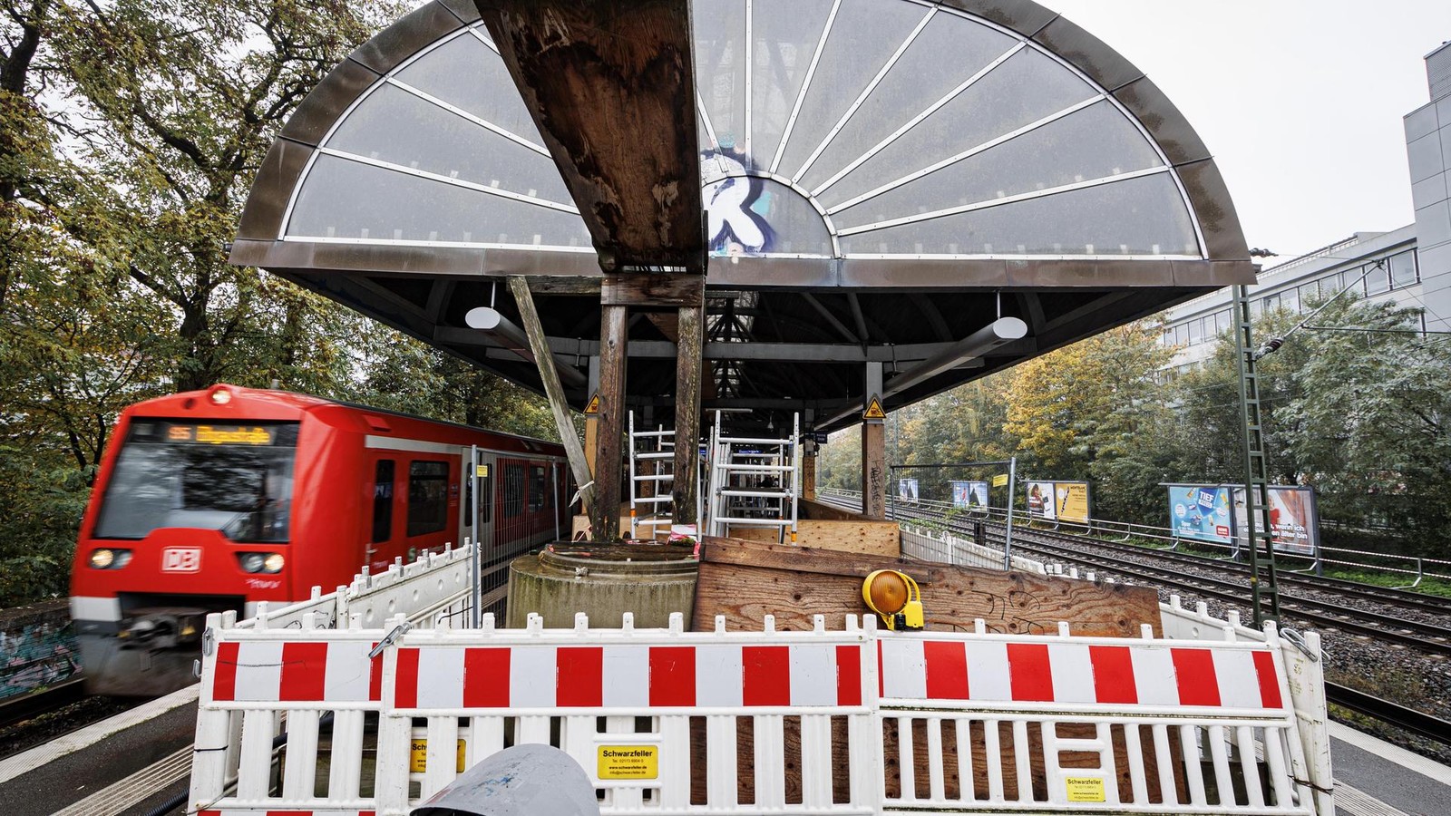 S-Bahn-Holstenstra-e-Jetzt-leiden-auch-Autofahrer-unter-den-Bauarbeiten