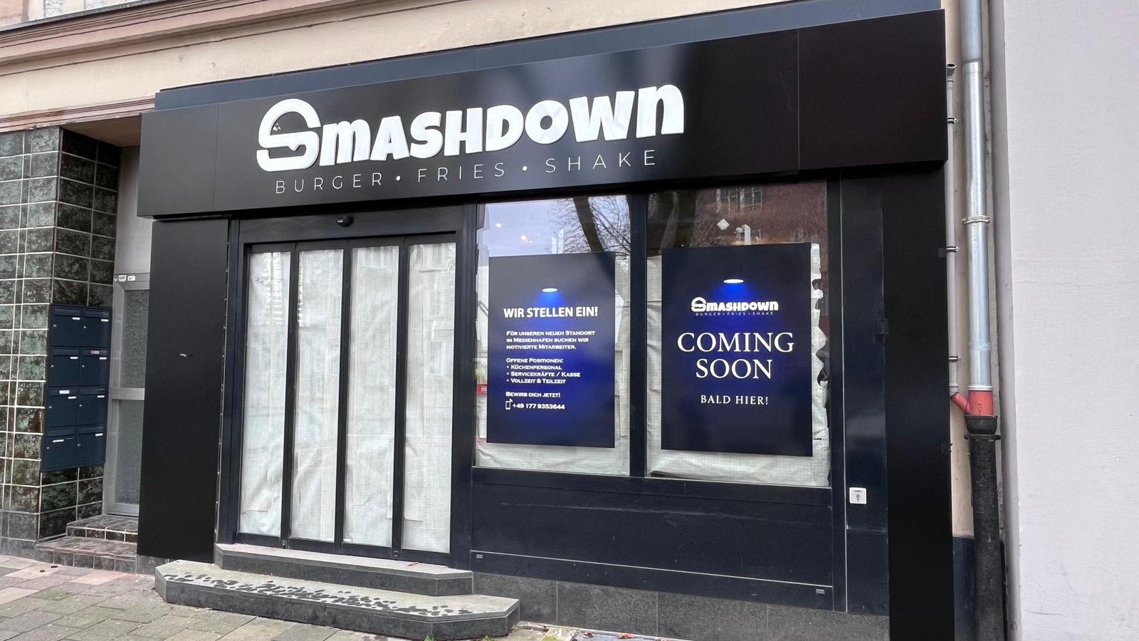 Neuer-ffnung-in-D-sseldorf-Burger-Laden-Smashdown-kommt-in-den-Medienhafen