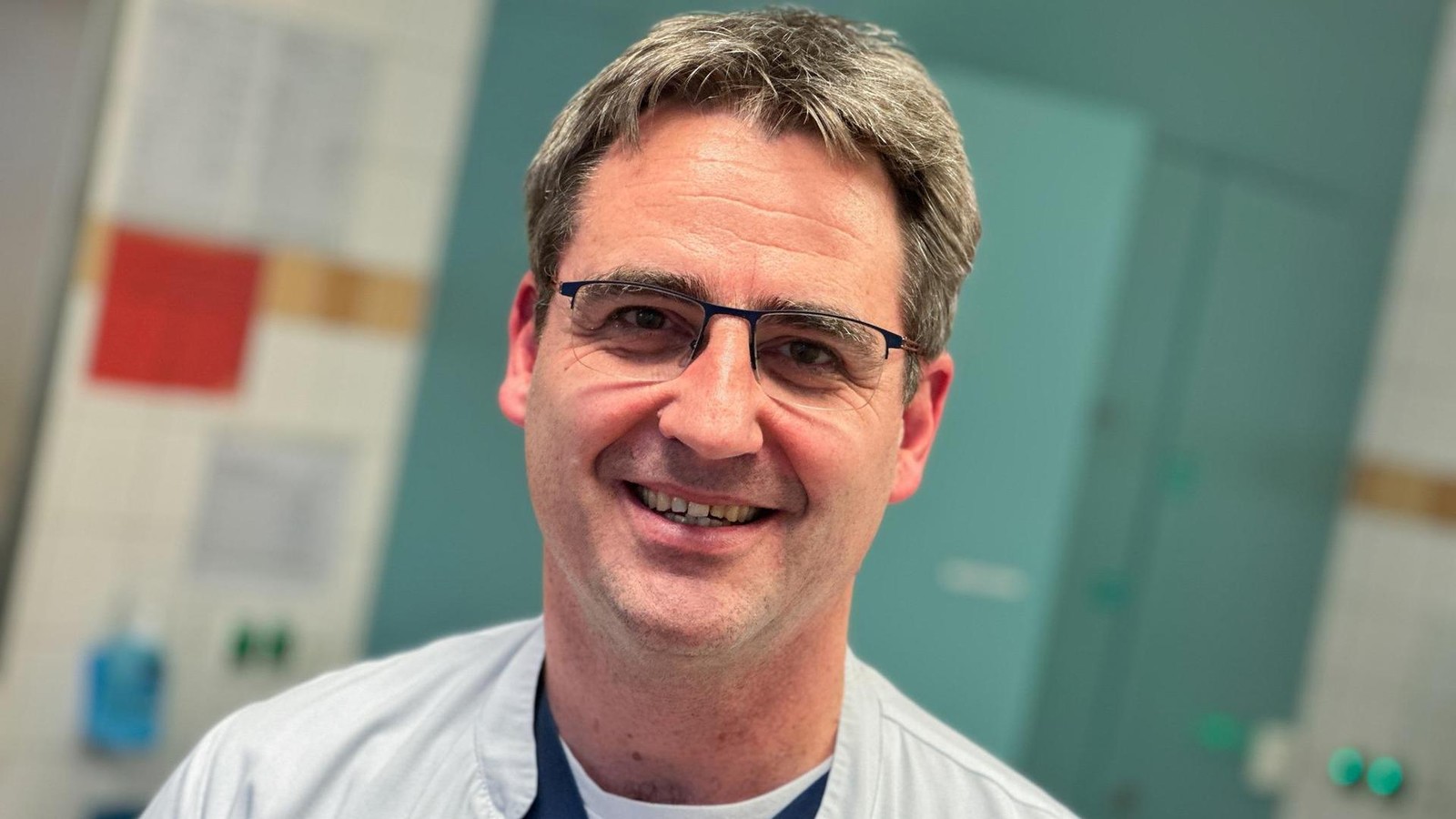 Kniespezialist-des-Krankenhauses-Saalfeld-steigt-in-Klinik-Hierarchie-auf