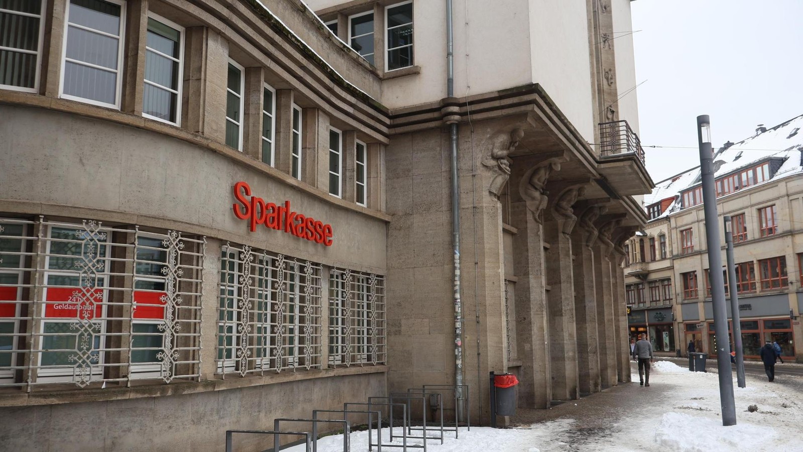 Die-Sparkasse-verl-sst-den-Erfurter-Fischmarkt