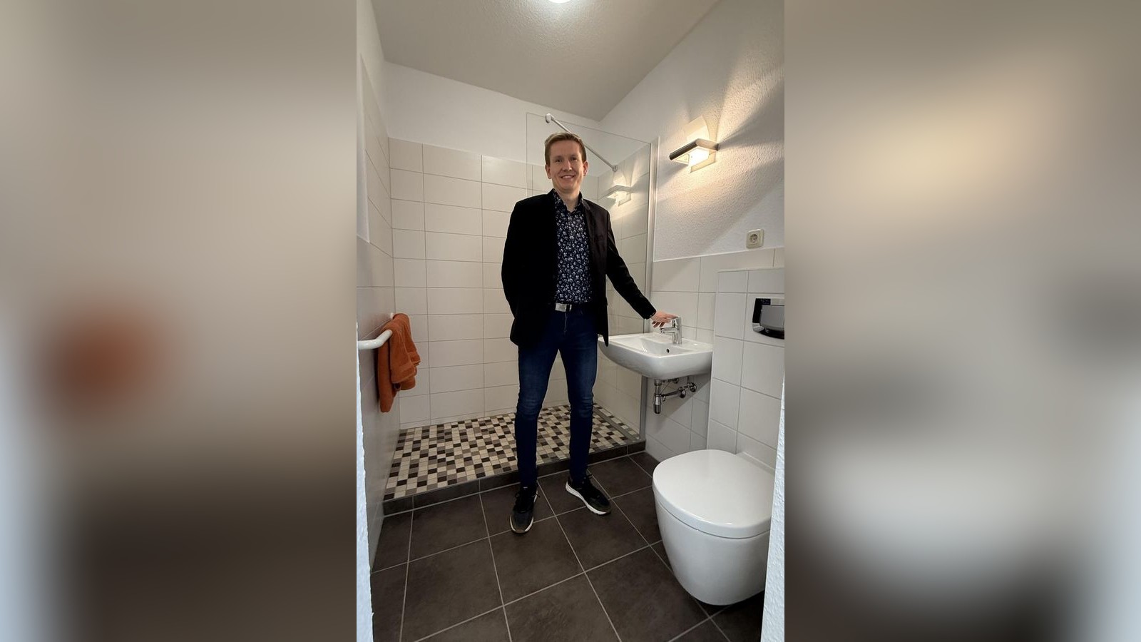 Wohnen-in-Geras-City-und-schickes-Bad-in-der-Platte-Gro-vermieter-investiert-Millionen