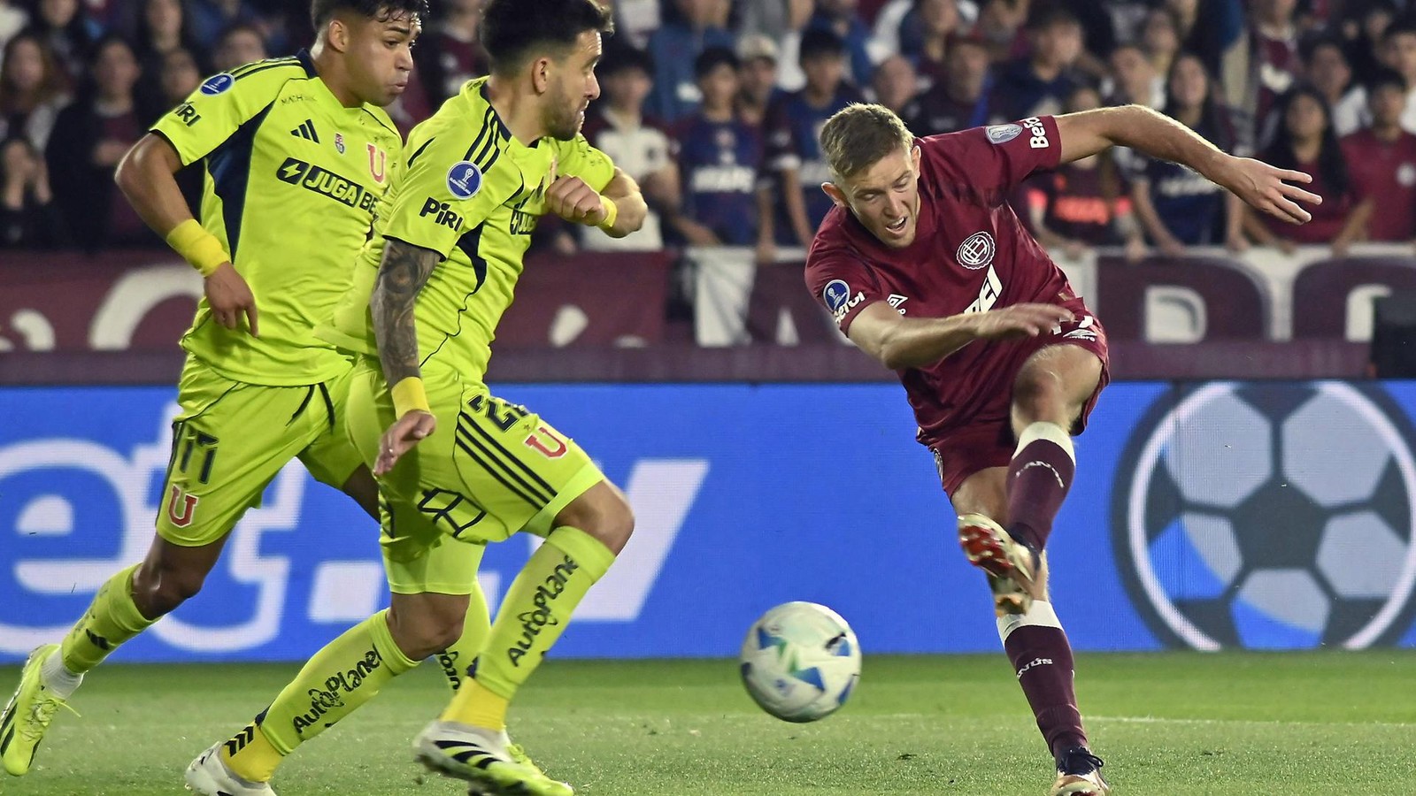 FC-St-Pauli-an-Rodrigo-Castillo-interessiert-Das-ist-an-den-Ger-chten-dran