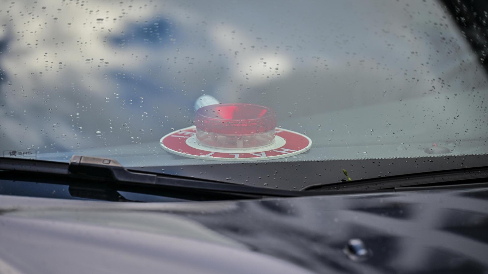 Polizeieinsatz-nach-Sachbesch-digung-an-Auto-im-Kreis-Greiz