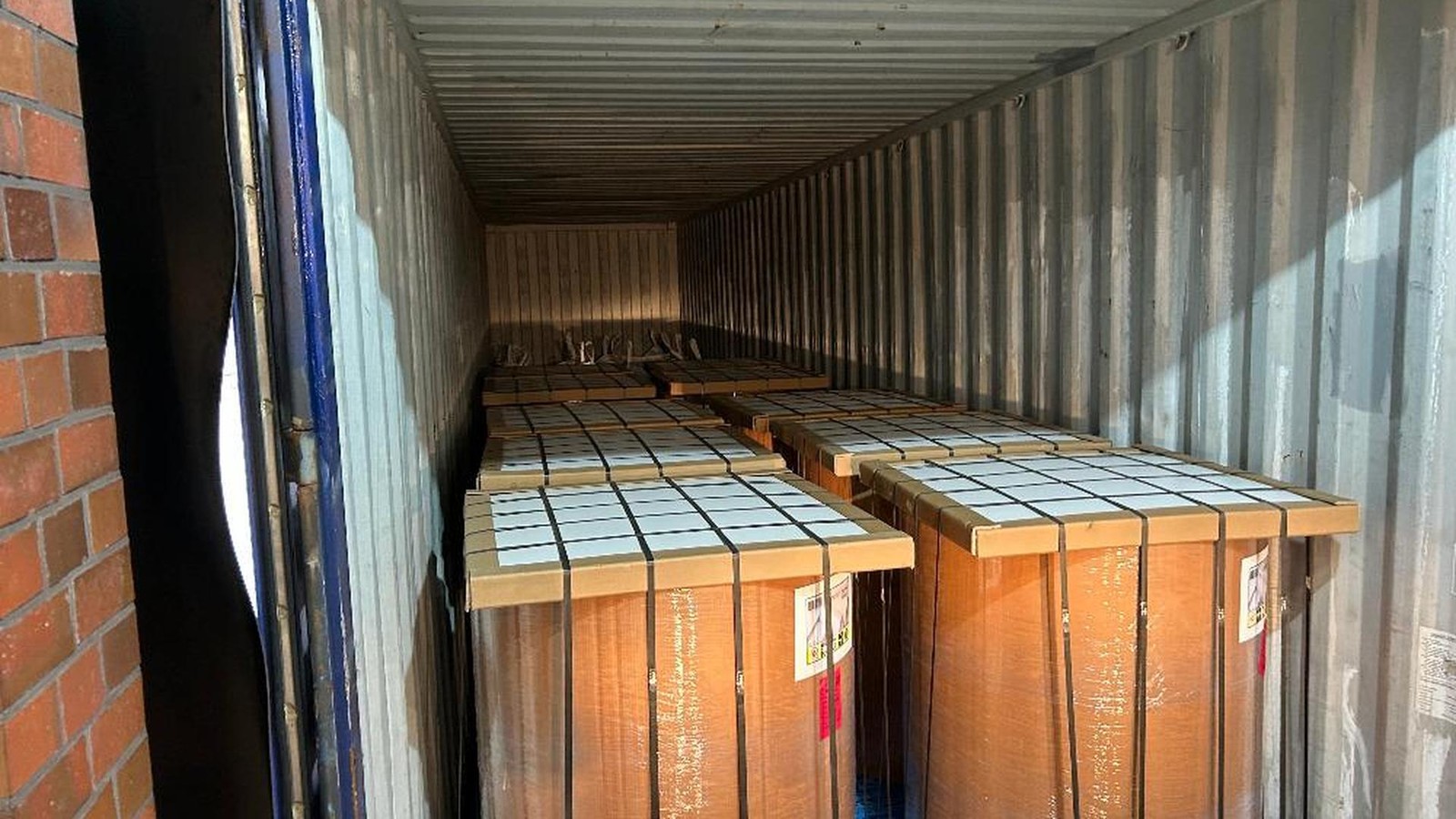 hamburg-zoll-entdeckt-in-container-mehr-heroin-als-2024-in-ganz-deutschland