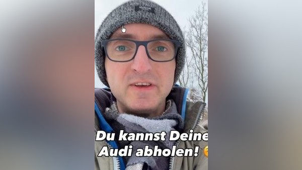 Königslutter: Jordan schaufelt unbekanntes Auto frei und wird im Netz gefeiert