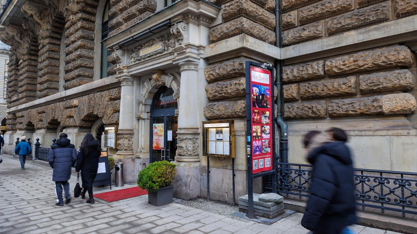 Restaurant-Parlament-im-Rathaus-ist-in-Insolvenz-hier-speiste-schon-Bismarck