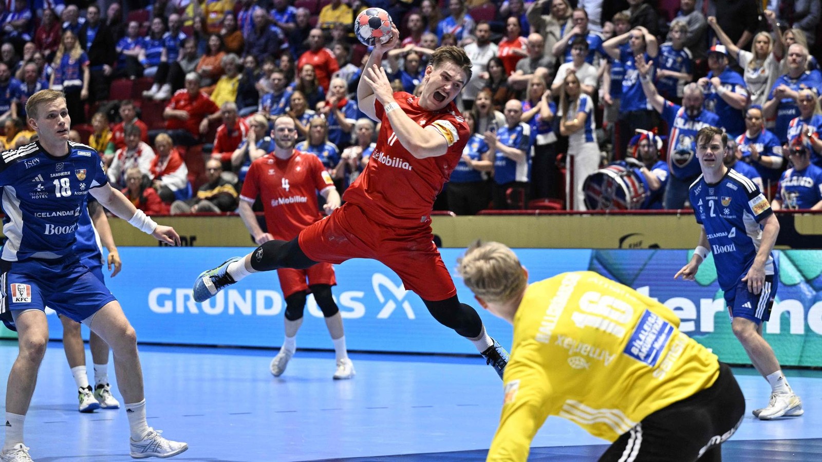Schweiz-bleibt-mit-Eisenacher-Felix-Aellen-bei-Handball-EM-ohne-Hauptrundensieg