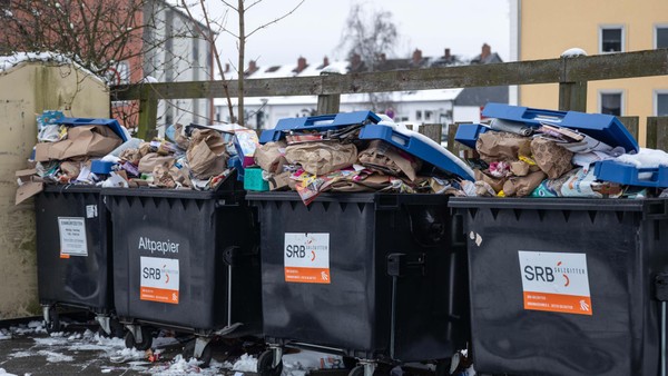 Mülltonnen quellen über: Salzgitteraner sauer über Schnee-Ausfall der Müllabfuhr