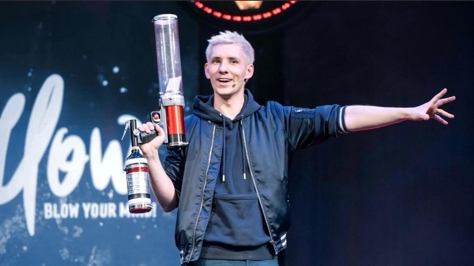 Geldscheine-zum-Mitnehmen-Deutscher-Meister-der-Zauberkunst-l-sst-S-mmerda-staunen