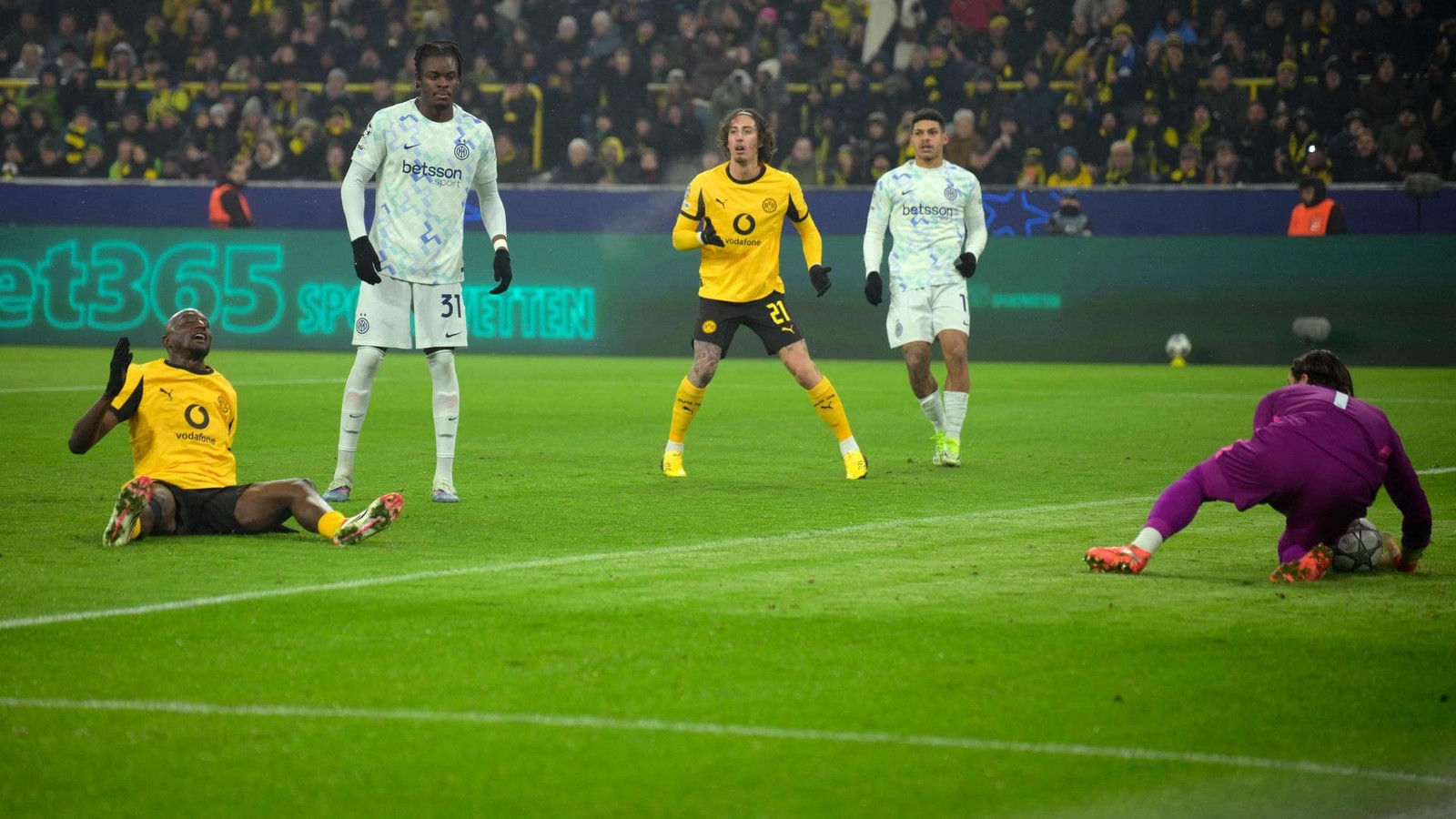 BVB-St-rmer-Guirassy-vergibt-Mega-Chance-so-reagiert-Kovac