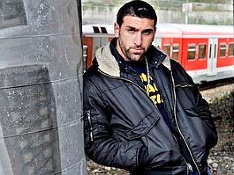 SinanG aus Essen rappt über seine KnastZeit