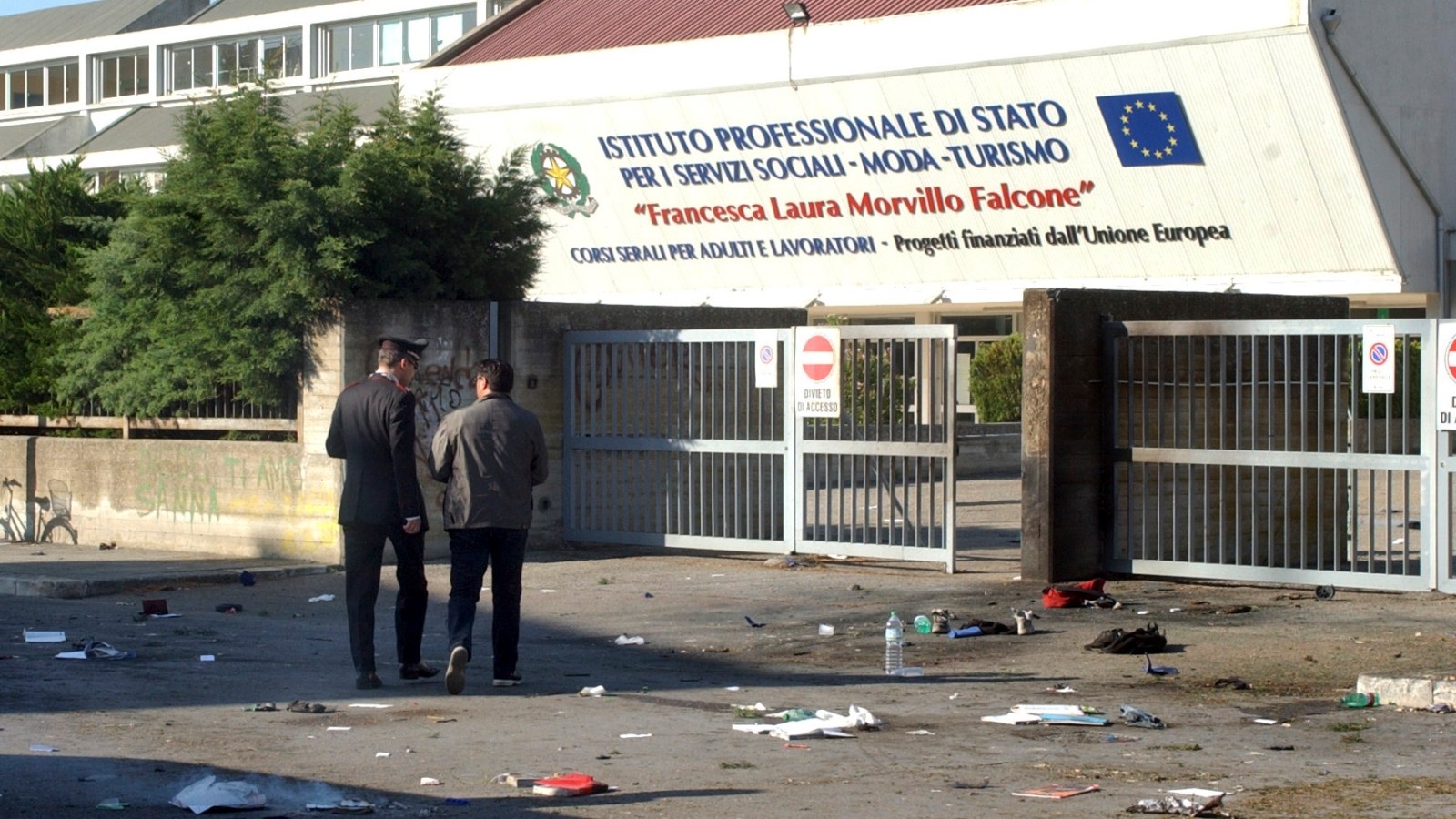 Schülerin stirbt bei Explosion vor Schule in Italien