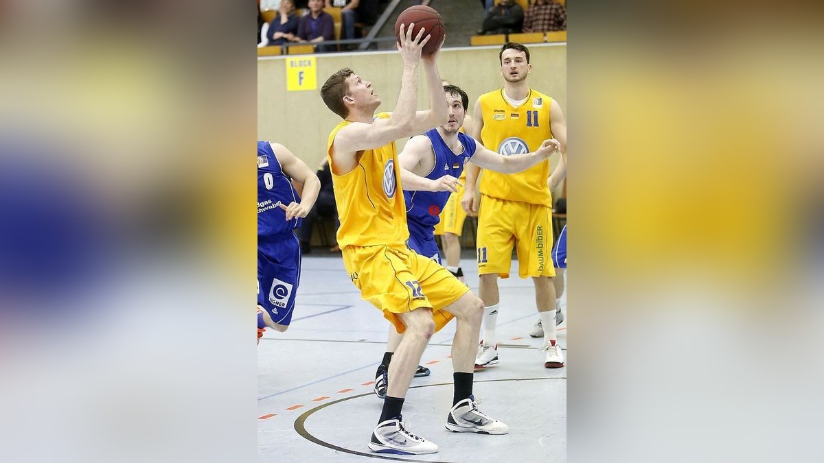 Schwelmer Baskets (gelb) - Giants TSV 1861 Nördlingen (blau) 97:76, 2. Basketball Bundesliga - 3. Playoffspiel Viertelfinale (ProB)