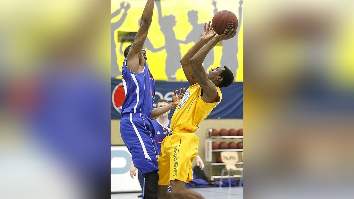 Schwelmer Baskets (gelb) - Giants TSV 1861 Nördlingen (blau) 97:76, 2. Basketball Bundesliga - 3. Playoffspiel Viertelfinale (ProB)