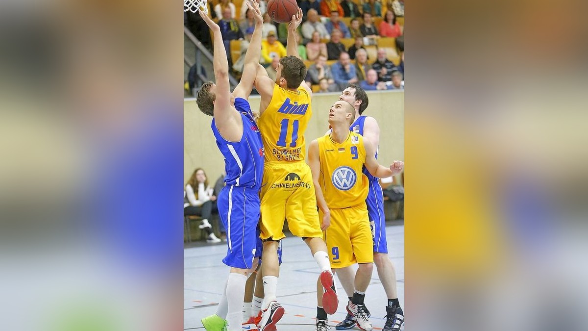 Schwelmer Baskets (gelb) - Giants TSV 1861 Nördlingen (blau) 97:76, 2. Basketball Bundesliga - 3. Playoffspiel Viertelfinale (ProB)