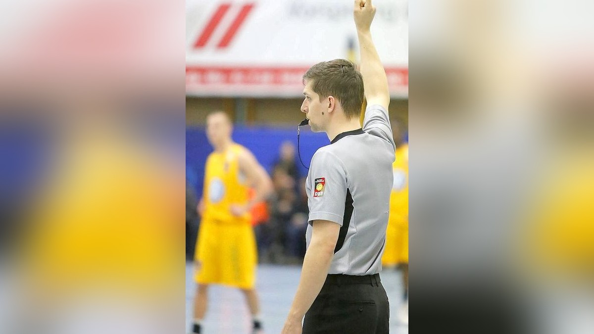 Schwelmer Baskets (gelb) - Giants TSV 1861 Nördlingen (blau) 97:76, 2. Basketball Bundesliga - 3. Playoffspiel Viertelfinale (ProB)