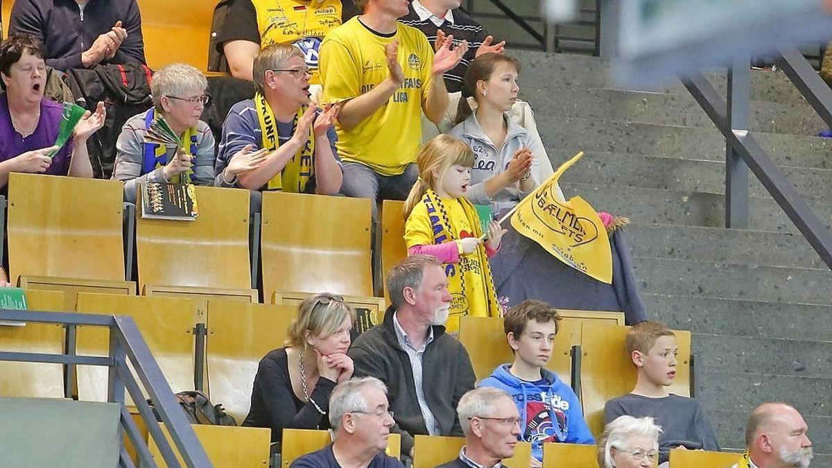 Schwelmer Baskets (gelb) - Giants TSV 1861 Nördlingen (blau) 97:76, 2. Basketball Bundesliga - 3. Playoffspiel Viertelfinale (ProB)