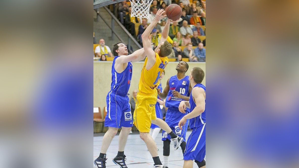 Schwelmer Baskets (gelb) - Giants TSV 1861 Nördlingen (blau) 97:76, 2. Basketball Bundesliga - 3. Playoffspiel Viertelfinale (ProB)