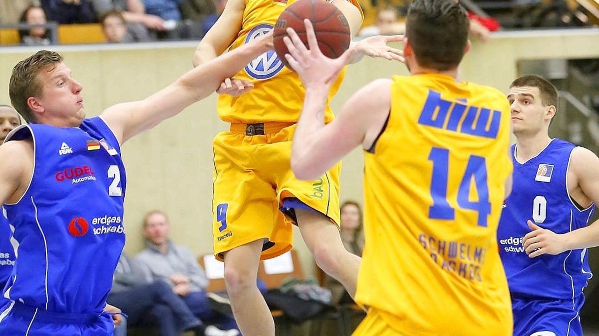 Schwelmer Baskets (gelb) - Giants TSV 1861 Nördlingen (blau) 97:76, 2. Basketball Bundesliga - 3. Playoffspiel Viertelfinale (ProB)
