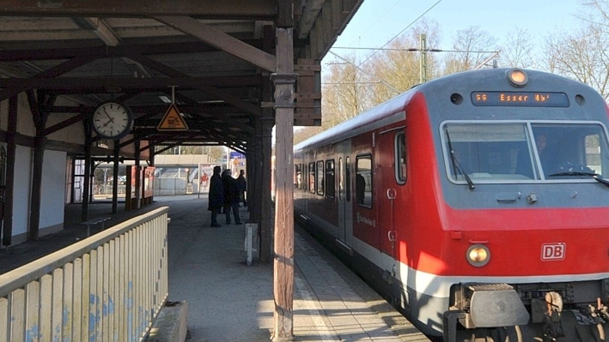 Zwei Aufzüge für SBahnhof Hösel