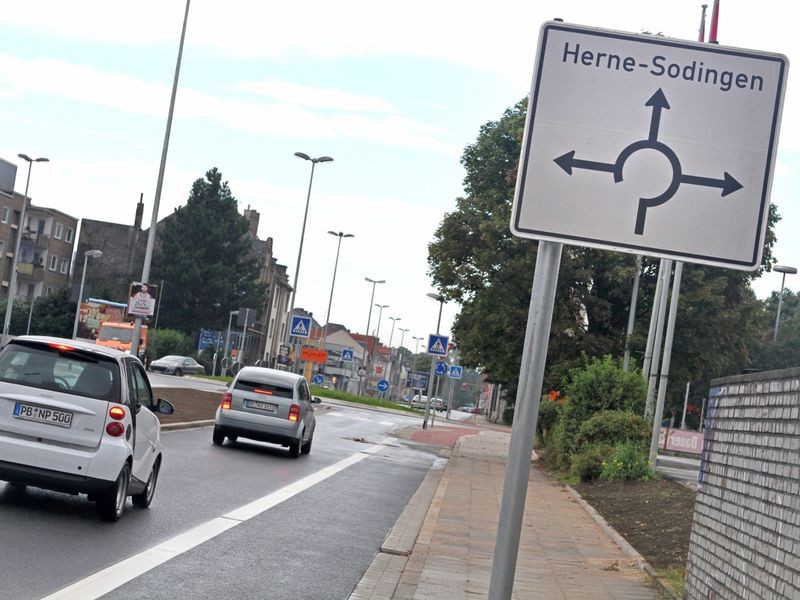 Beschilderung am Kreisverkehr in Herne für Verwirrung